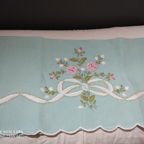 Hand-embroidered linen baby crib sheet, veraman color