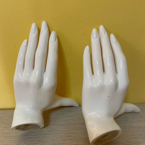 Doll hands like new