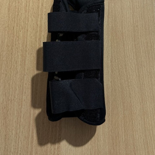 Right hand brace small size like new