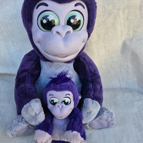 Interactive monkeys like new, make sounds and move eyes
