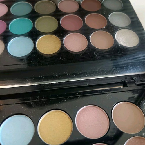 Make Up Studio Sephora Palette collectible with mirror and stands