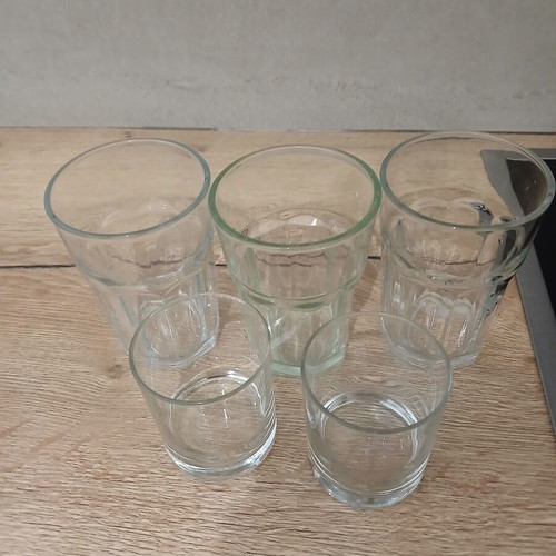Set of 5 drinking glasses, 3 large and 2 small
