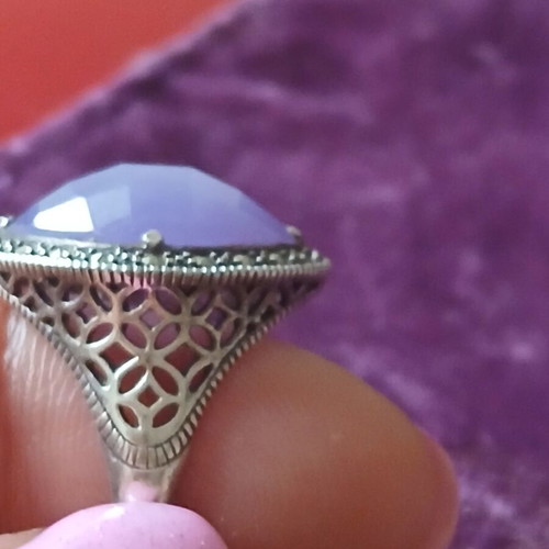 Ring with rare purple qade and marcasite in 925 silver, size 17.5mm, Spanish brand like new