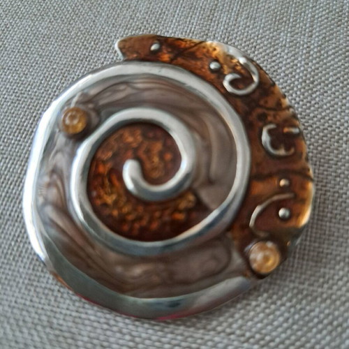 Pendant used, very unique