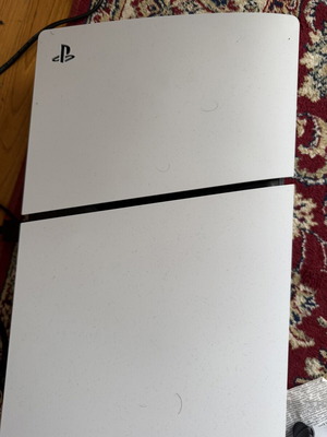 PlayStation 5 (PS5) σαν καινούργιο με δύο τηλεχειριστήρια και παιχνίδια