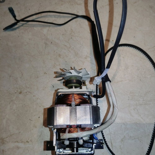 220V motor like new with built-in fan and rotation belt
