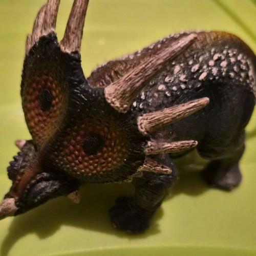 Schleich Styracosaurus dinosaur figure like new