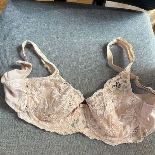 Intimissimi lace bra size 85B like new, pink