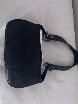 Ferre leather handbag like new, black