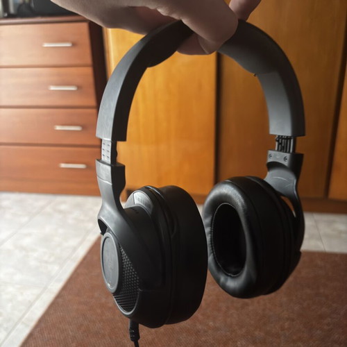 Kraken X Lite headphones used, slightly broken, wired