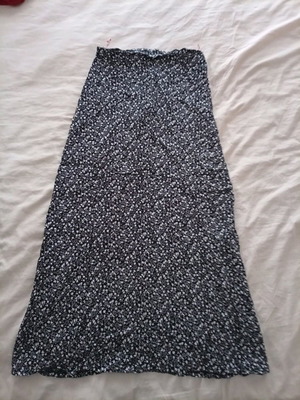 Maxi skirt women's used, size small, black with white flowers