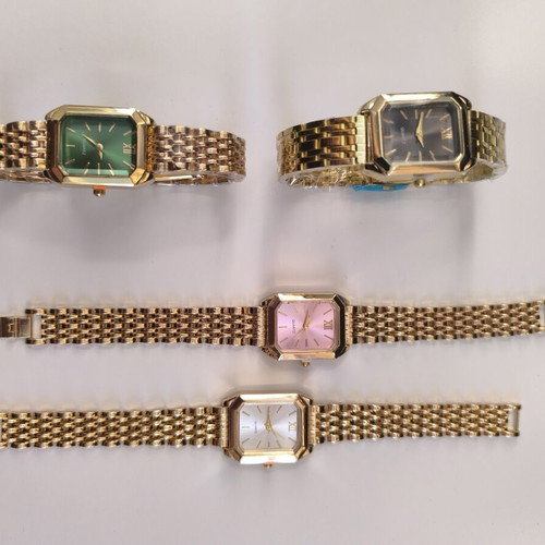 Set of 4 new women's gold watches