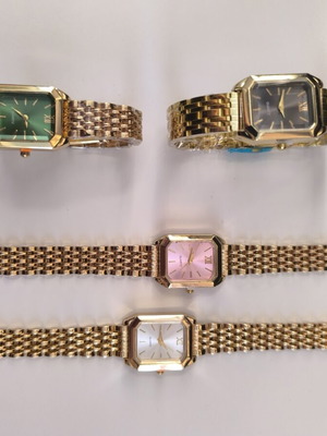 Set of 4 new women's gold watches