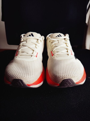 Adidas Duramo SL M ανδρικά παπούτσια για τρέξιμο σε λευκό και κόκκινο, EU 43 1/3