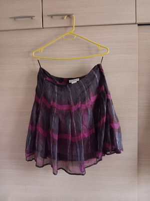 Skirt used, black and pink, sizes M and L