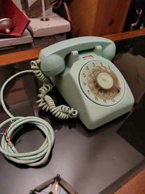 ITT vintage περιστροφικό τηλέφωνο σε πράσινο, κατασκευής 1972