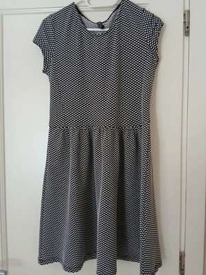 Stradivarius women's dress like new, black and white, size L