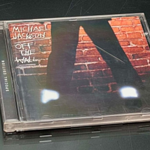 Michael Jackson Off The Wall special edition CD like new
