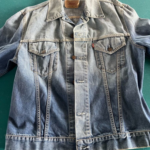 Jean Jacket Levi’s Limited Edition unisex size XL, like new denim jacket