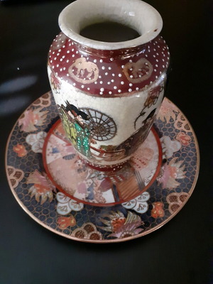 Satsuma plate and vase like new for decoration