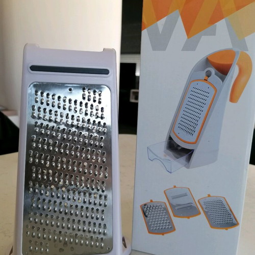 Multicutter and grater like new, very good and useful