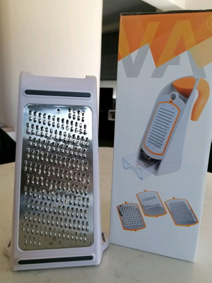 Multicutter and grater like new, very good and useful