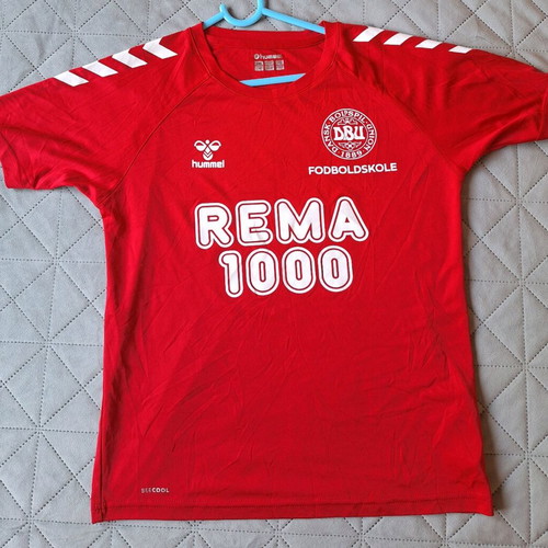 Hummel T-Shirt DBU Fodboldskole 2023 like new, size 152 cm