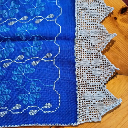 Handmade blue doilies and napkins new, embroidered and knitted