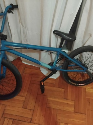 KHEbikes Prism ποδήλατο BMX σε ματ μπλε με 4 pegs