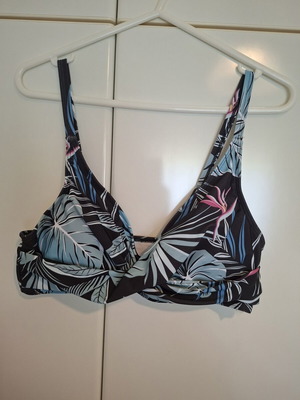 Shein Bikini top XL new, colorful with removable padding