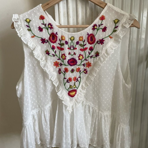 Zara floral embroidered top, size L