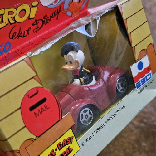 Die-cast Disney Donald Duck car new