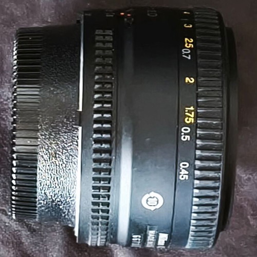 Nikon AF Nikkor 50mm f/1.8D lens like new