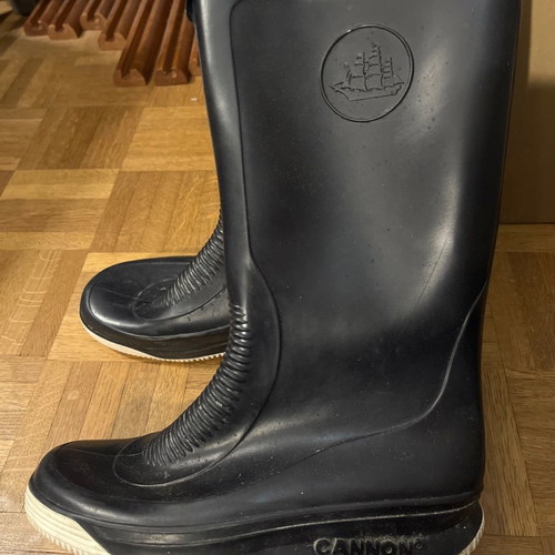 Blue galoshes used size 39-40 with white sole for sailing