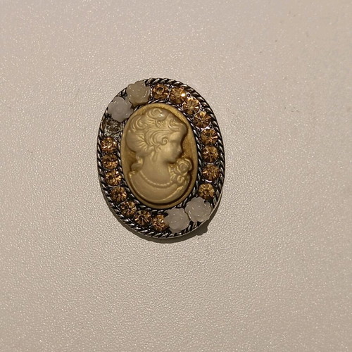 Women's pin used, lapel pin