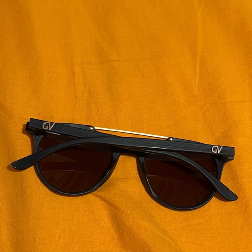 Gianni Venturi sunglasses like new, black and gold