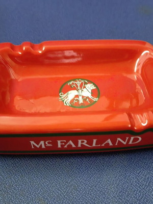 Διαφημιστικό τασάκι Mc Farland σαν καινούργιο, 12εκ x 18εκ