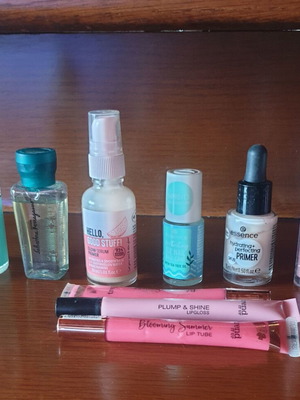 Various cosmetics set used, 10 pieces including essence primer and Salvador Ferragano body mist