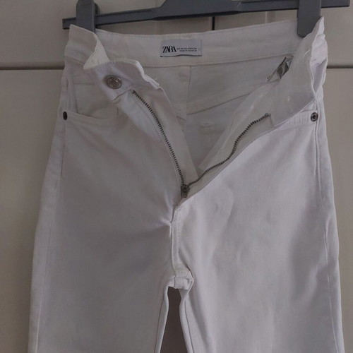 White Zara jeans size 34 like new