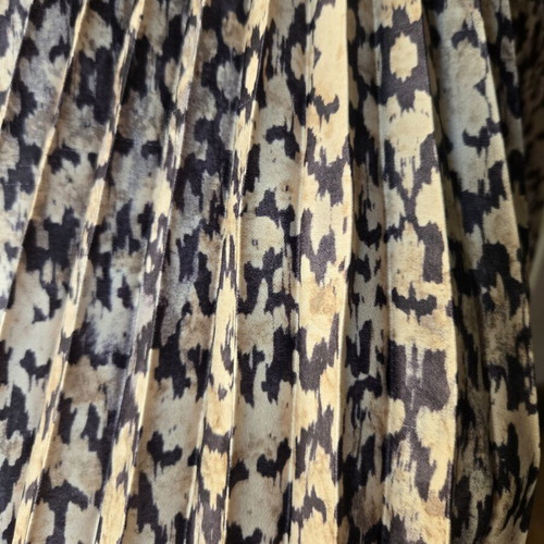H&M Pleated Midi Skirt like new, animal print, size S