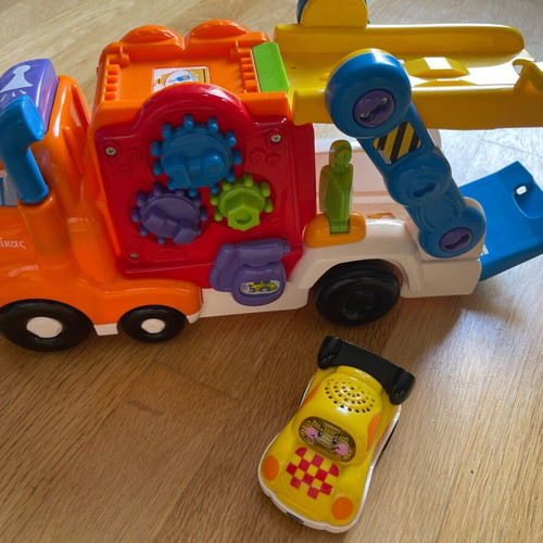 V-Tech Toot-Toot colorful truck like new with Louis toy car