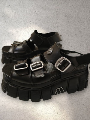 New Rock πέδιλα πλατφόρμες μαύρα δερμάτινα μέγεθος 39 καινούργια