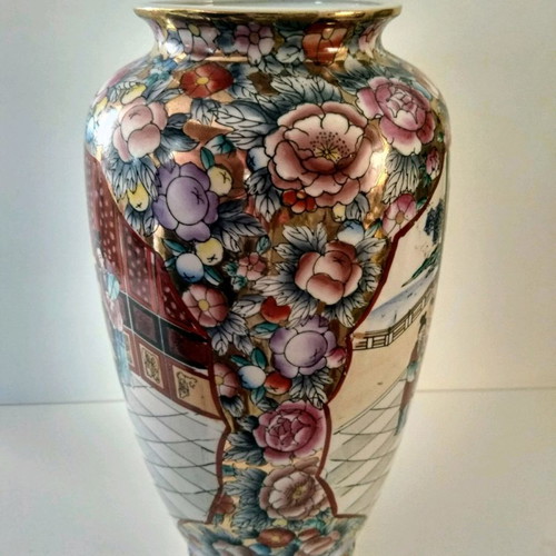 Royal Satsuma vase and jewelry box used