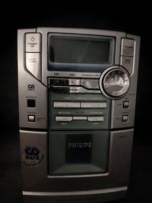 Philips MC-20/22 Micro Hi-Fi system used with Bass Reflex speakers