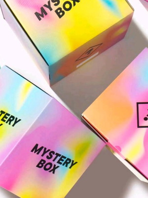 Gift box σαν καινούργιο με ρούχο, βιβλίο, καλλυντικά και Funko Pop
