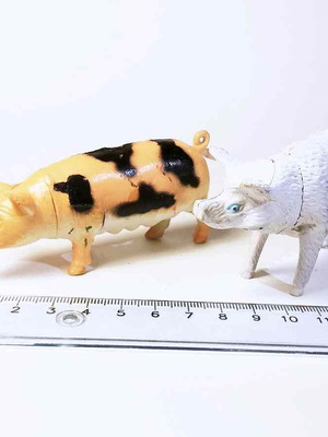 Animal figures used, pack of two, plastic