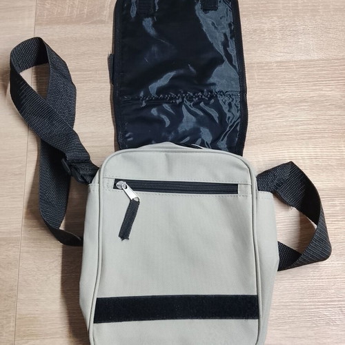 Nescafé shoulder bag like new