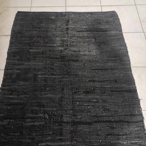 Leather rug black 90x150cm like new