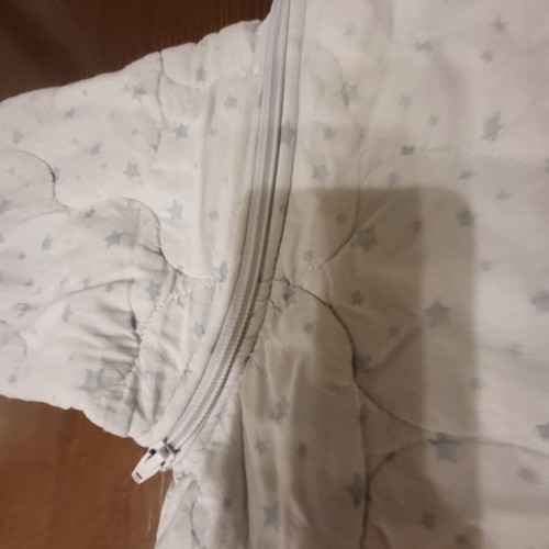 Sleeping bag for 5-year-old boy used with detachable sleeves