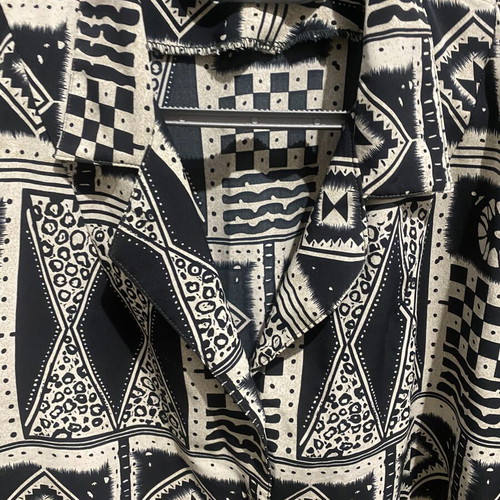 Women's shirt like new, sizes L and XL